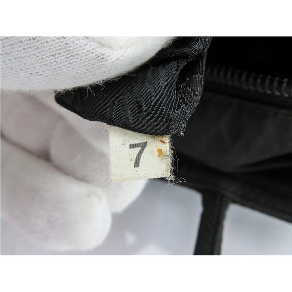 Prada Elegant Black Tote Bag - Picture 14 of 16